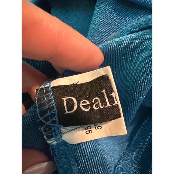 Dealmore blue halter crop top size Medium - Picture 3 of 16